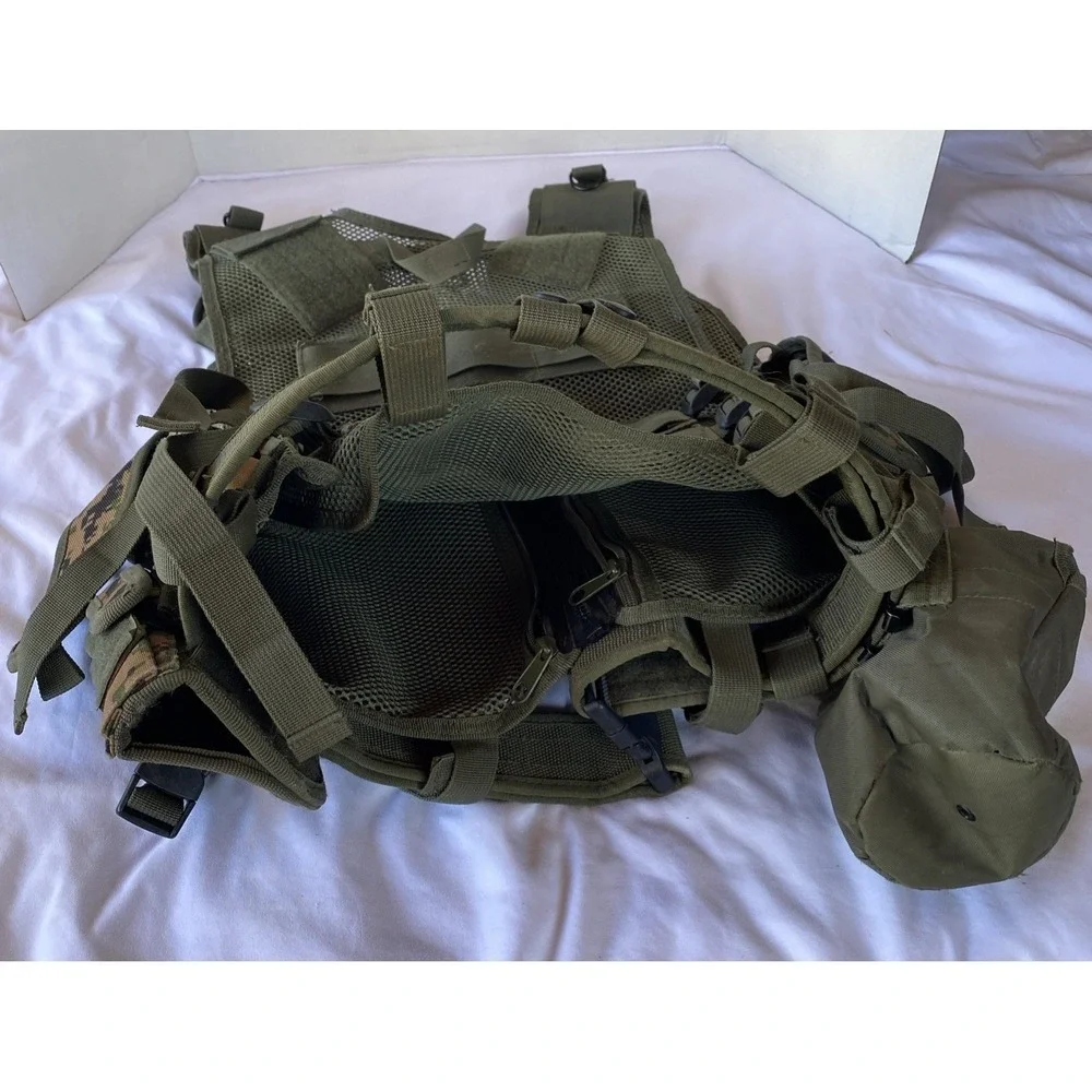 Military Combat Vest Digital Pattern‎ Multipule Pockets Gun Holster Clip Pockets